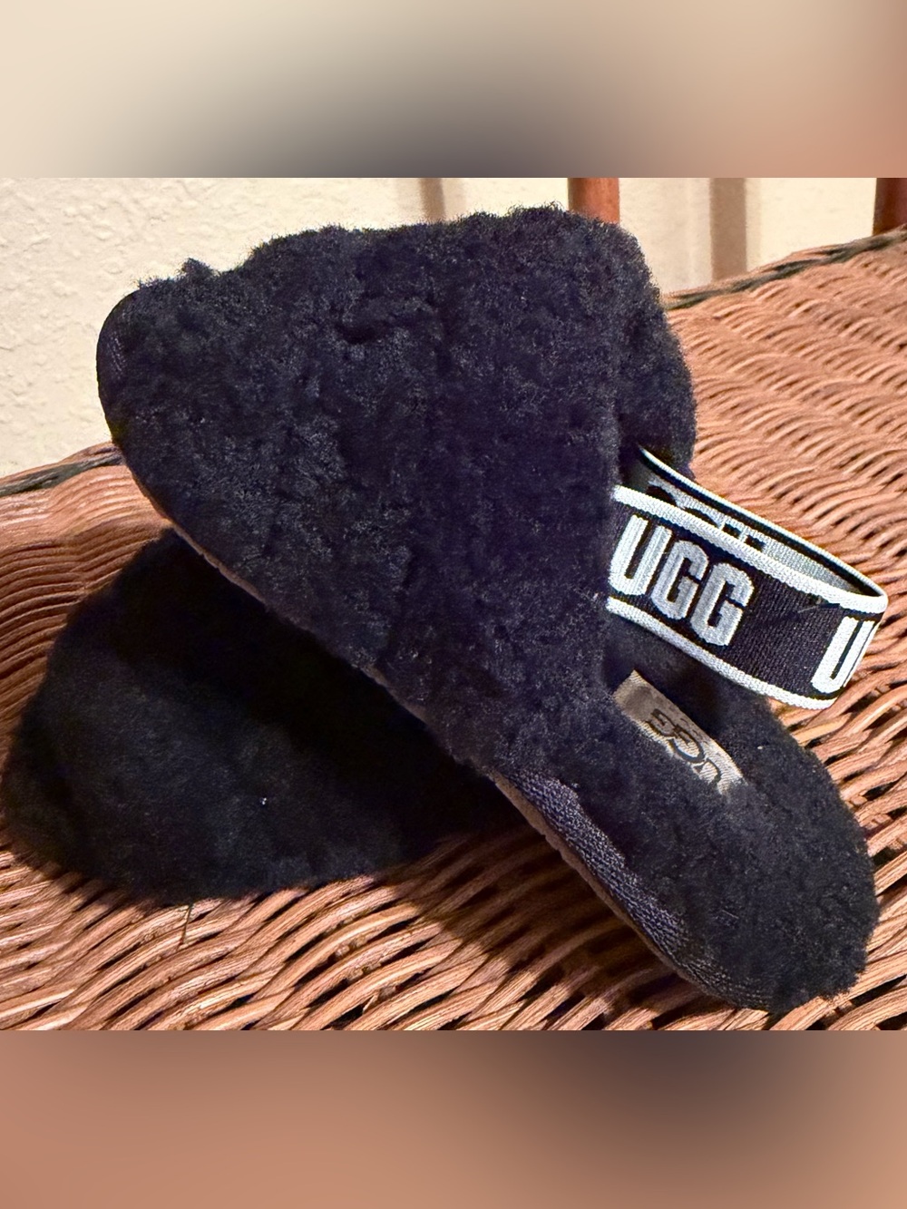 UGG Fluff Yeah Slides ~ Size 9 Toddler ~